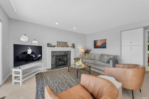 111 Sandringham Crescent, North Vancouver, BC 