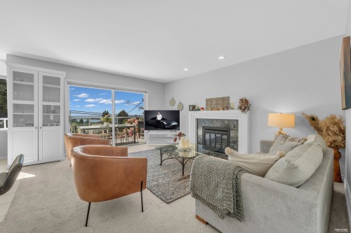 111 Sandringham Crescent, North Vancouver, BC 