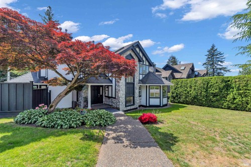 111 Sandringham Crescent, North Vancouver, BC 