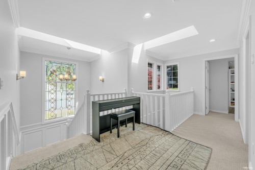 111 Sandringham Crescent, North Vancouver, BC 