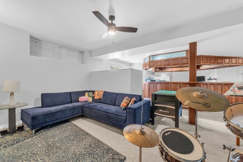 111 Sandringham Crescent, North Vancouver, BC 