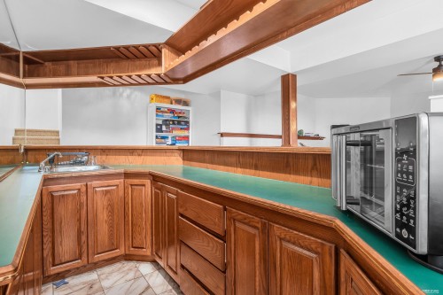 111 Sandringham Crescent, North Vancouver, BC 