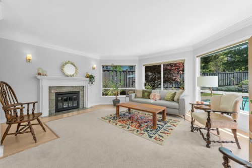 111 Sandringham Crescent, North Vancouver, BC 