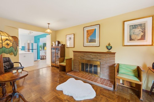 1611 Lynn Valley Road, North Vancouver, BC 