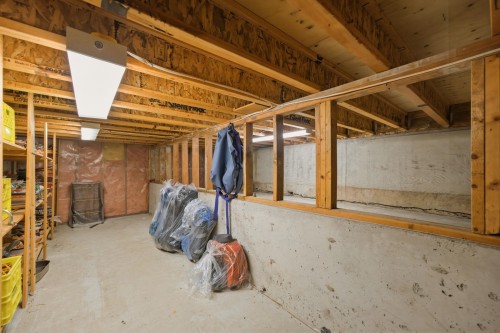 1611 Lynn Valley Road, North Vancouver, BC 