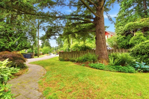 1611 Lynn Valley Road, North Vancouver, BC 