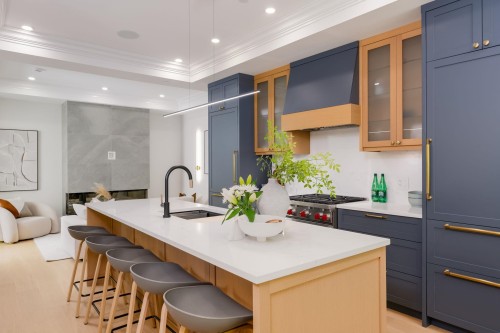 980 Bidwell Street, Vancouver, BC 