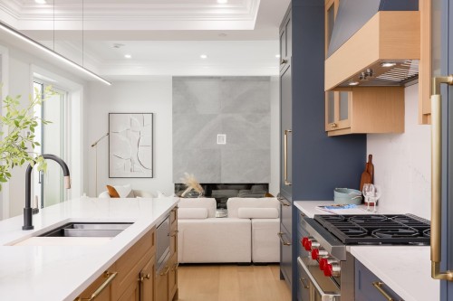 980 Bidwell Street, Vancouver, BC 