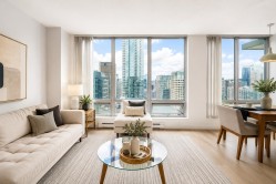 3304-1200 Georgia Street WVancouver, BC V6E 4R2