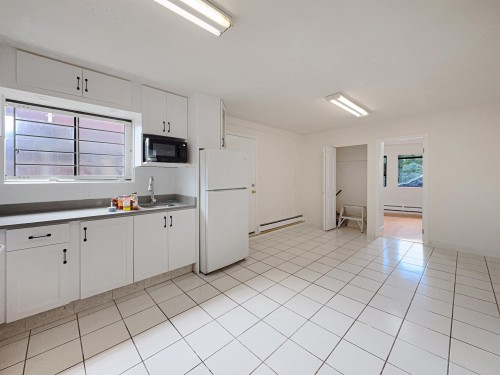 3218 45Th Avenue E, Burnaby, BC 