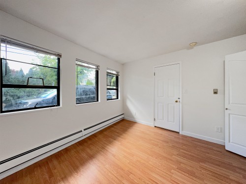 3218 45Th Avenue E, Burnaby, BC 