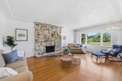 2880 Oxford Street Vancouver, BC V5K 1N6