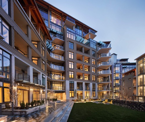302-6707 Nelson Avenue, West Vancouver, BC 