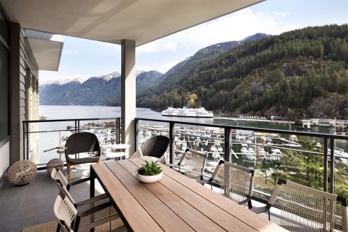 302-6707 Nelson Avenue, West Vancouver, BC 