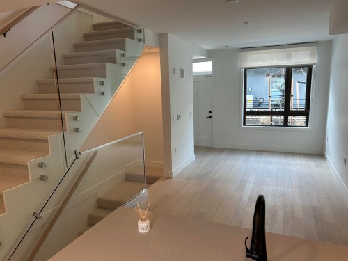 6284 Oak Street, Vancouver, BC 