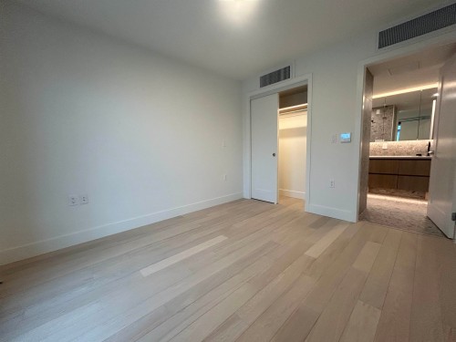 6284 Oak Street, Vancouver, BC 