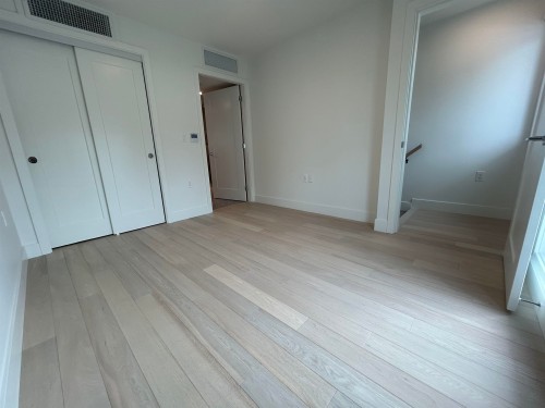 6284 Oak Street, Vancouver, BC 
