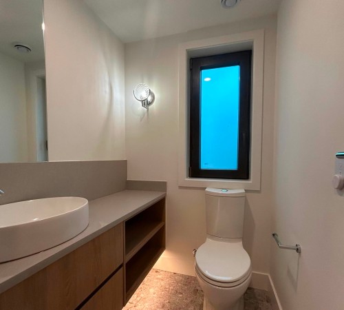 6284 Oak Street, Vancouver, BC 