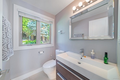 1448 Sandhurst Place, West Vancouver, BC 