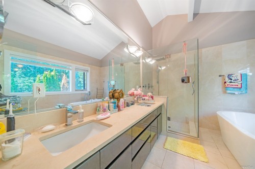1448 Sandhurst Place, West Vancouver, BC 