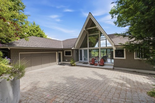 820 Younette Drive  West Vancouver, BC V7T 1S9