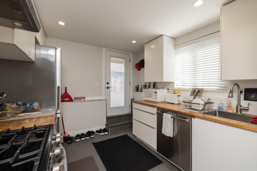 4338 Arthur Drive, Delta, BC - Indoor Photo Showing Kitchen
