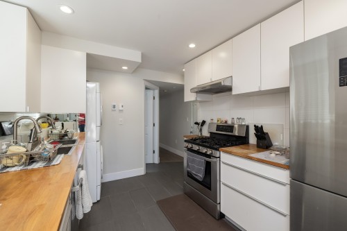 4338 Arthur Drive, Delta, BC - Indoor Photo Showing Kitchen With Upgraded Kitchen