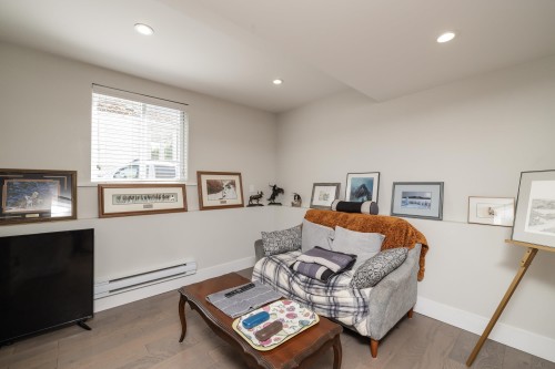 4338 Arthur Drive, Delta, BC - Indoor Photo Showing Living Room