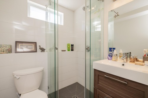 4338 Arthur Drive, Delta, BC - Indoor Photo Showing Bathroom