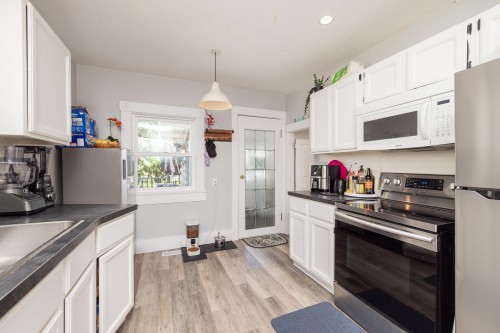 4338 Arthur Drive, Delta, BC - Indoor Photo Showing Kitchen