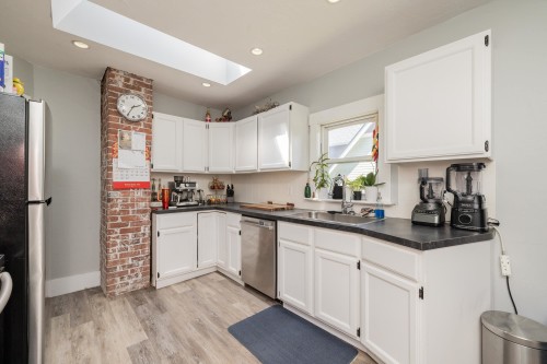 4338 Arthur Drive, Delta, BC - Indoor Photo Showing Kitchen