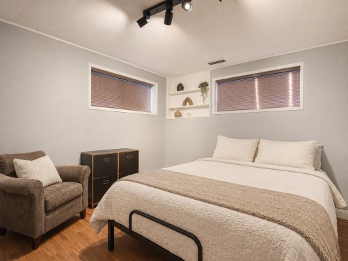 5569 Culloden Street, Vancouver, BC - Indoor Photo Showing Bedroom