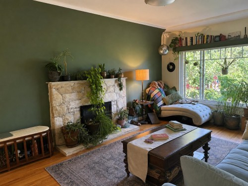 5569 Culloden Street, Vancouver, BC - Indoor Photo Showing Living Room With Fireplace