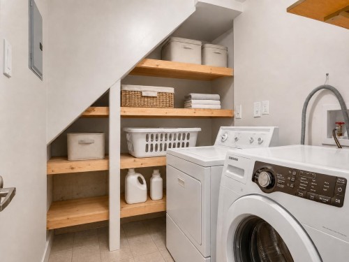 5569 Culloden Street, Vancouver, BC - Indoor Photo Showing Laundry Room