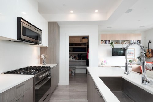Ph2-979 19Th Avenue E, Vancouver, BC 