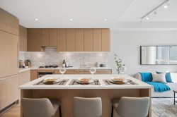515-110 17th Street E North Vancouver, BC V7L 0K4