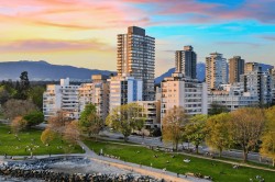 2501 2055 Pendrell Street  Vancouver, BC V6G 1T9