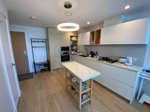 3203-6000 Mckay Avenue  Burnaby, BC V5H 0K2
