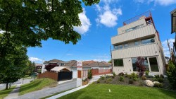 1-2915 5th Avenue E Vancouver, BC V5M 1N6