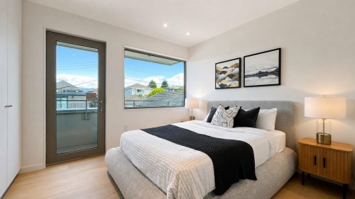 2-2915 5Th Avenue E, Vancouver, BC 
