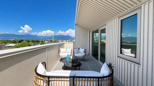 2-2915 5Th Avenue E, Vancouver, BC 