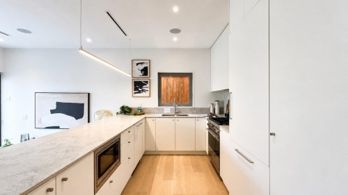 2-2915 5Th Avenue E, Vancouver, BC 