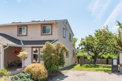4-765 School Road Gibsons, BC V0N 1V9
