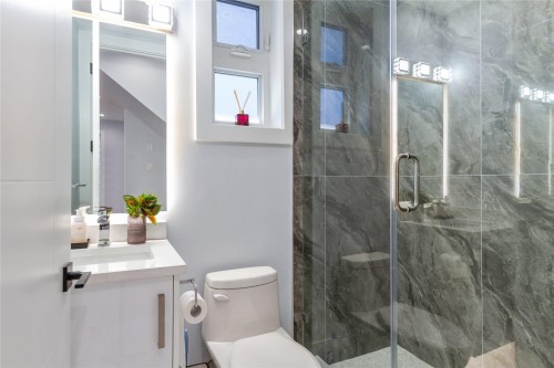 4328 Gladstone Street, Vancouver, BC 