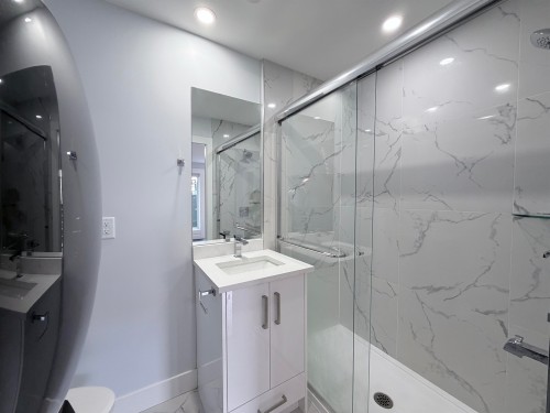 4328 Gladstone Street, Vancouver, BC - Indoor