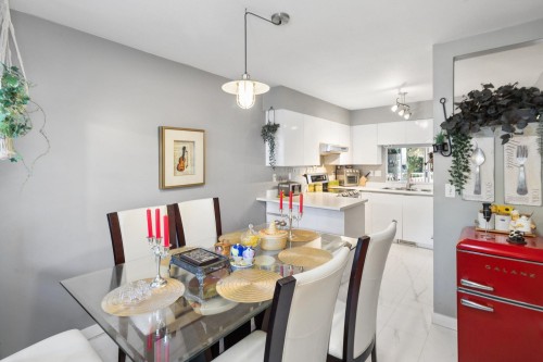Th28-2590 Panorama Drive, Coquitlam, BC 