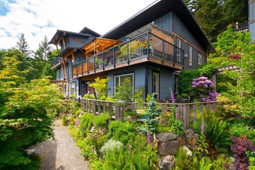 207-726A Belterra Road  Bowen Island, BC V0N 1G2