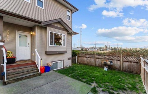 23605 Dewdney Trunk Rd, Maple Ridge, BC 