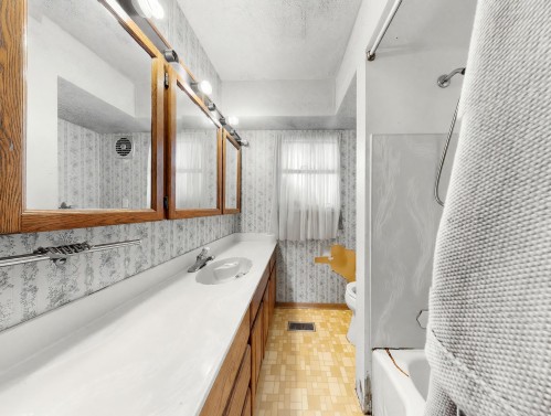 6987 Balmoral Street, Vancouver, BC 