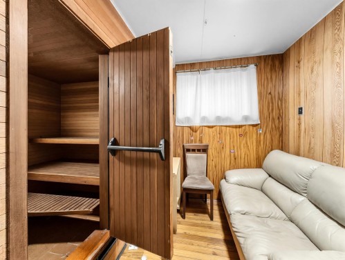 6987 Balmoral Street, Vancouver, BC 